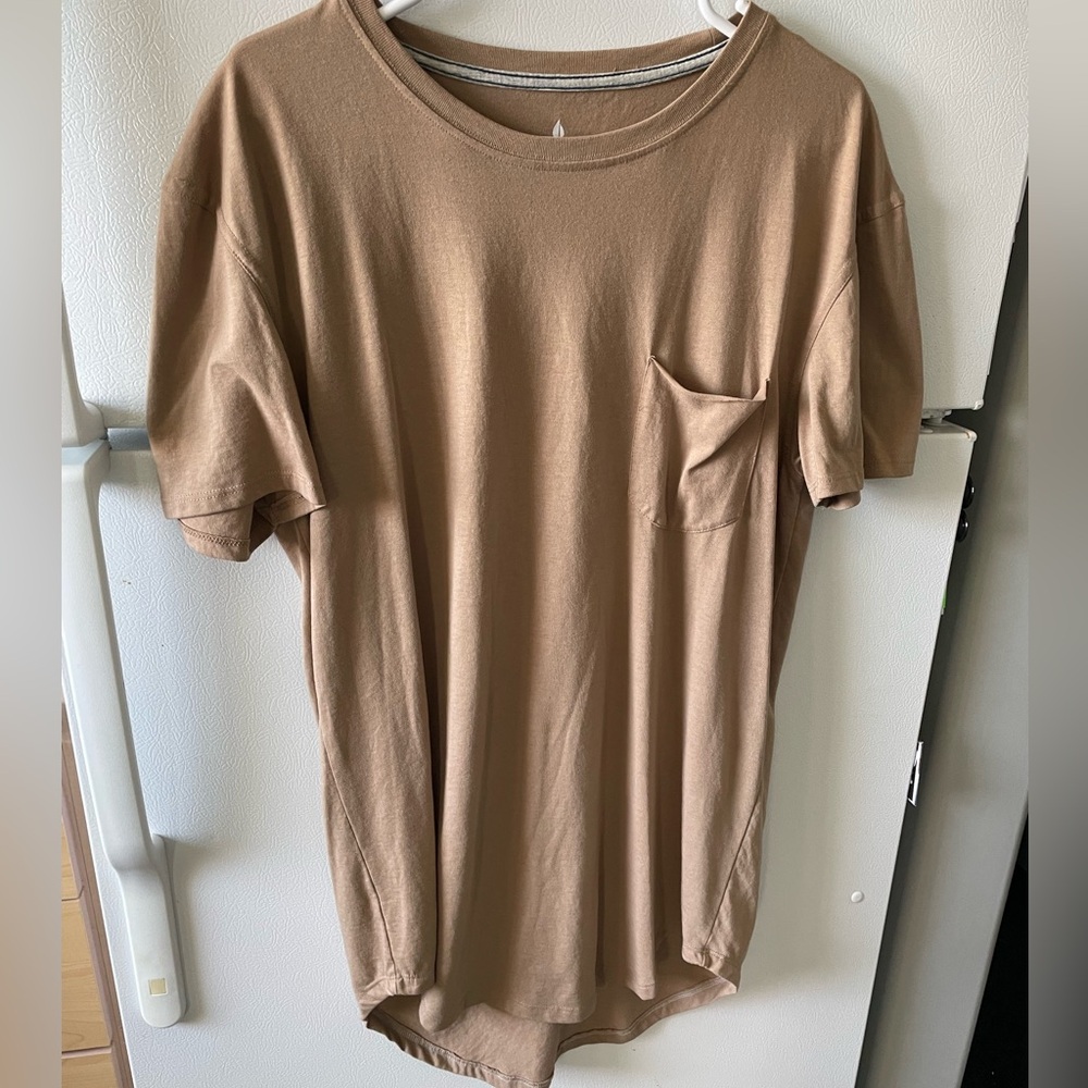 Men’s Boathouse Essentials tan longline tee (L/G)